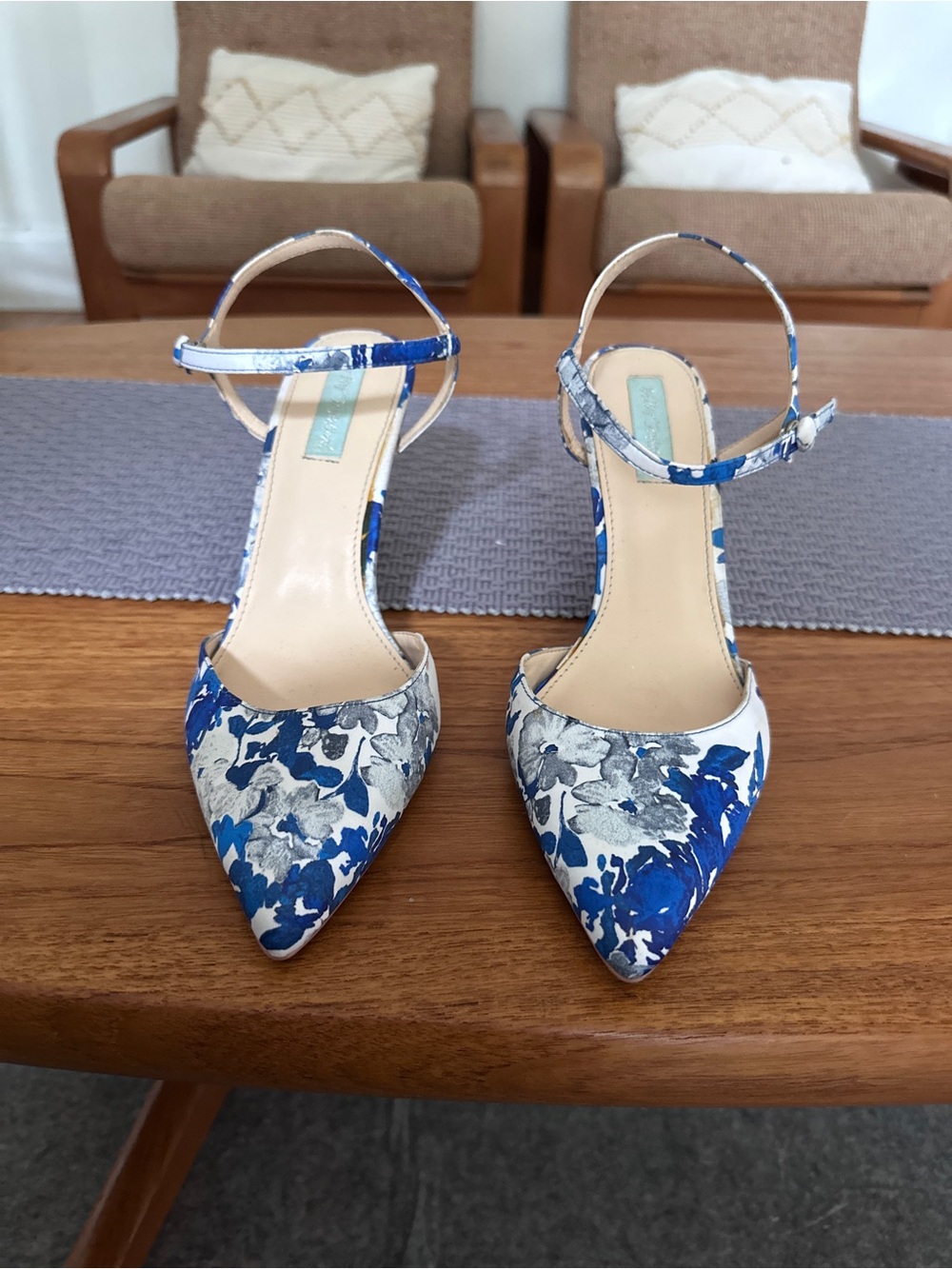 Floral Pointed-Toe Ankle Strap Heels in Blue and White - Betsy Johnson - Size 10
